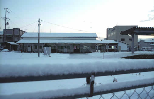 東大館駅
