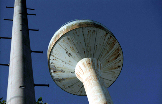 都営長房団地 給水塔(解体済み) 都営長房団地 給水塔(解体済み)