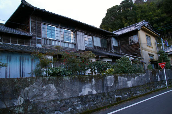 湯ヶ島の古い商店街~瑞祥閣~世古峡~湯ケ島坑跡(廃金山)~世古の大湯(共同浴場)めぐ