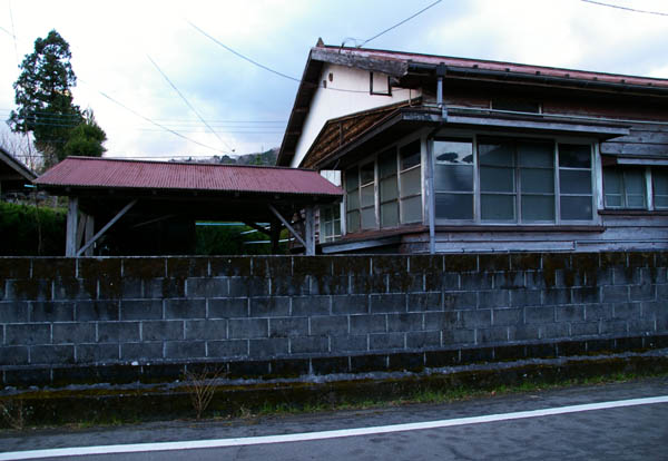 湯ヶ島の古い商店街~瑞祥閣~世古峡~湯ケ島坑跡(廃金山)~世古の大湯(共同浴場)めぐ
