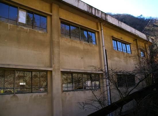 廃校の宿 あかさわ山荘(旧本山小学校)(解体済)