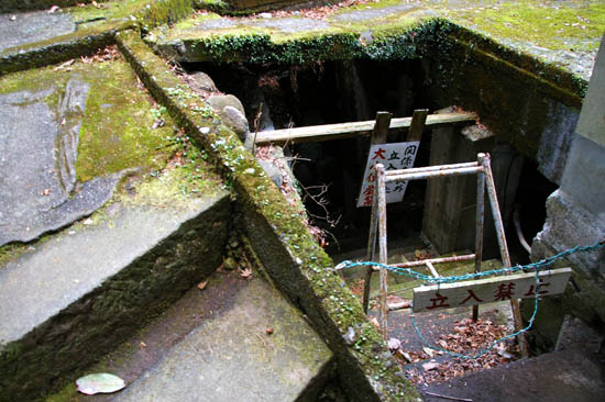 湯ヶ島の古い商店街~瑞祥閣~世古峡~湯ケ島坑跡(廃金山)~世古の大湯(共同浴場)めぐ