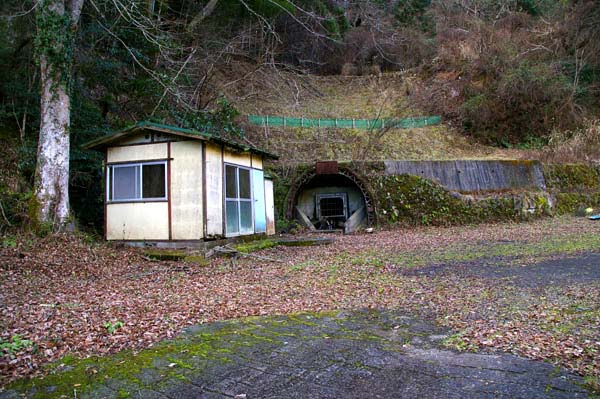 湯ヶ島の古い商店街~瑞祥閣~世古峡~湯ケ島坑跡(廃金山)~世古の大湯(共同浴場)めぐ