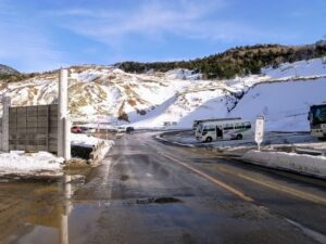 万座温泉バス停から路線バスに乗って帰路についた