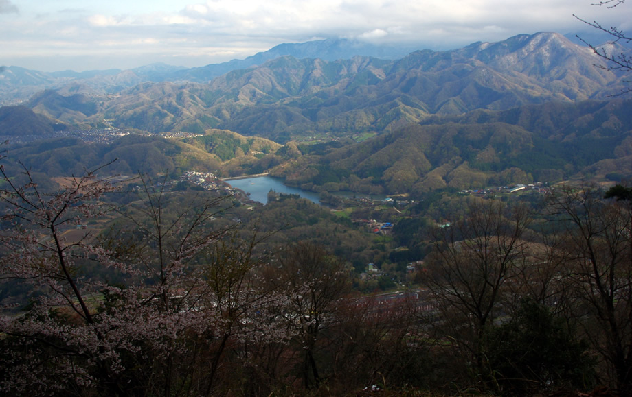 扇山(おうぎやま) 登山 標高1137.8m 初春