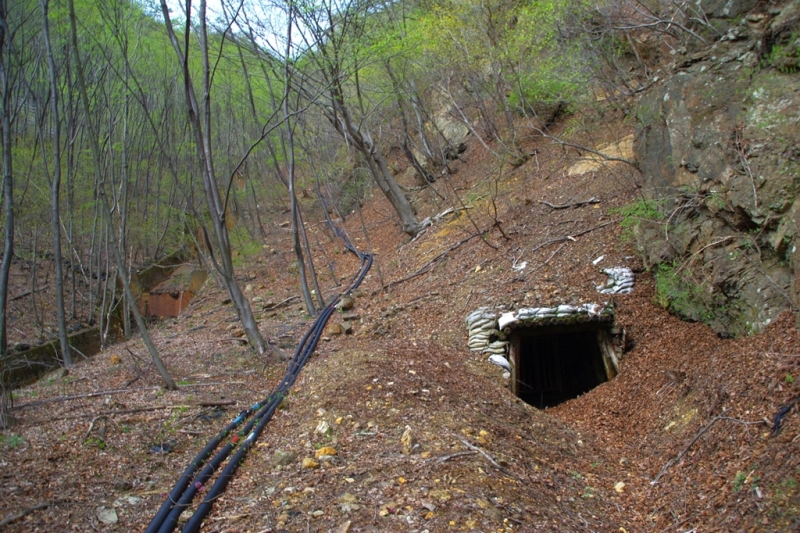 鶴ヶ鳥屋山(つるがとやさん)登山~宝鉱山めぐり