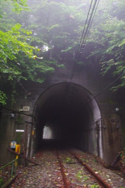 碓氷第14ずい道（下り線）横川側坑口。14Tのプレートあり。