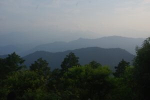 高尾山　山頂からの眺望。丹沢方面の山々。