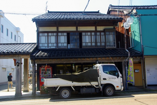 本町通り、酒の畑亀 IMGP2085