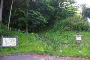 蛇塚～日立鉱山の大煙突展望～羽黒山～神峰山～気象観測所跡　（日立アルプス登山）
