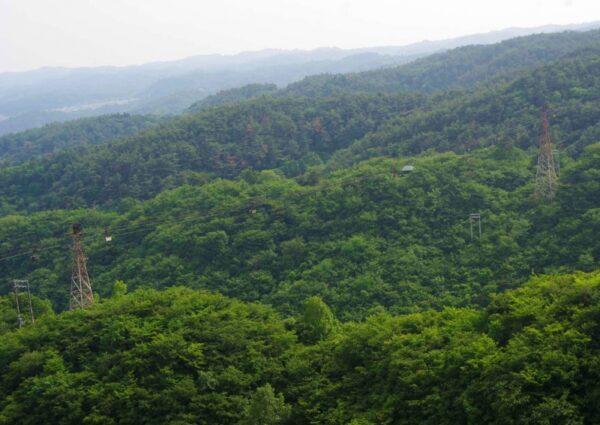 日立の町並みと太平田鉱山の架空索道