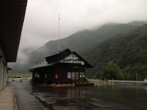 仙流荘　バス停