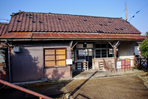 経田駅 富山地方鉄道(富山地鉄) 本線 木造駅舎