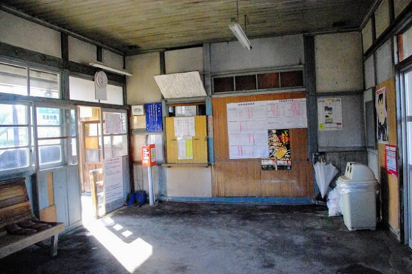 経田駅 富山地方鉄道(富山地鉄) 本線 木造駅舎