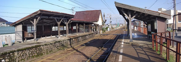 電鉄石田駅 富山地方鉄道(富山地鉄) 本線 木造駅舎 無人駅