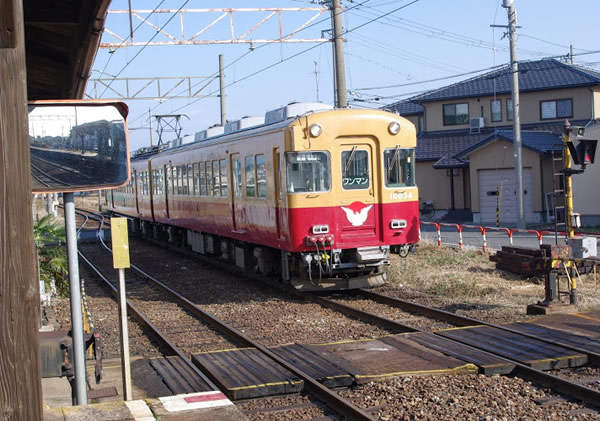 電鉄石田駅 富山地方鉄道(富山地鉄) 本線 木造駅舎 無人駅