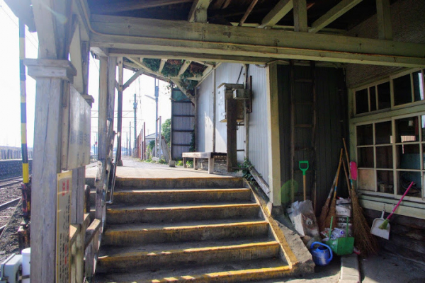 西魚津駅 富山地方鉄道(富山地鉄) 本線 木造駅舎 駅スタンプ押印 無人駅