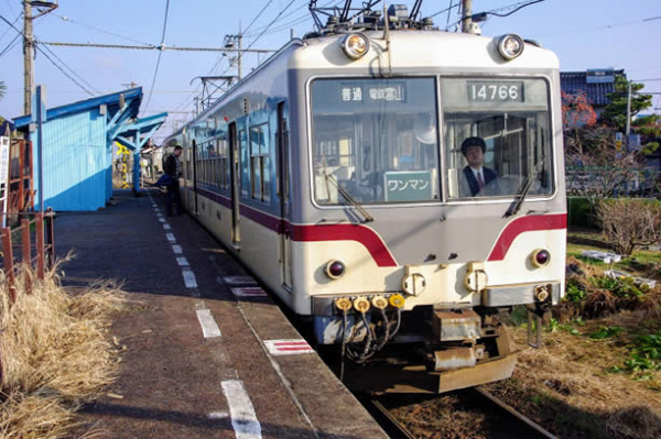 経田駅 富山地方鉄道(富山地鉄) 本線 木造駅舎