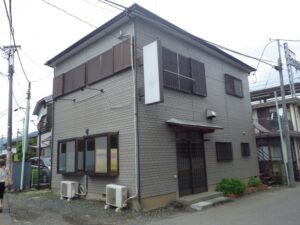後に「たかお食堂」として開業する建物。