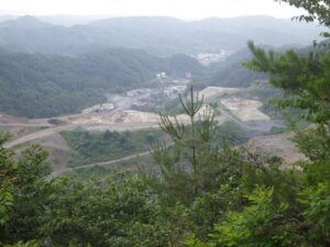 多摩興産 八王子砕石工場一帯の展望。