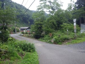 つり堀前バス停に戻ってきた。