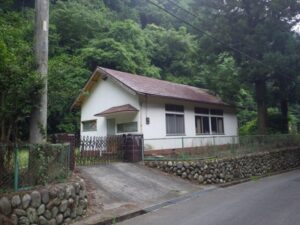 往路で気になった、所有者不明の施設。