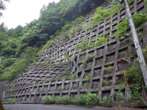 すごい法面。