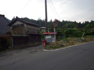 上恩方町には古い蔵が多い。