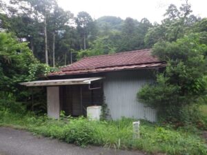 上恩方町の人が住んでいなさそうな古い民家群