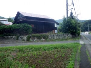 佐戸（さと）バス停付近（上恩方町）