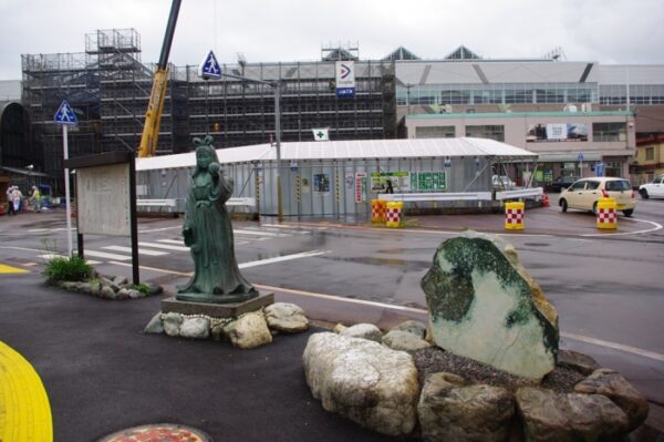 糸魚川駅(北陸新幹線開業に向けて工事中) 大糸線 北陸本線100周年記念475系国鉄色