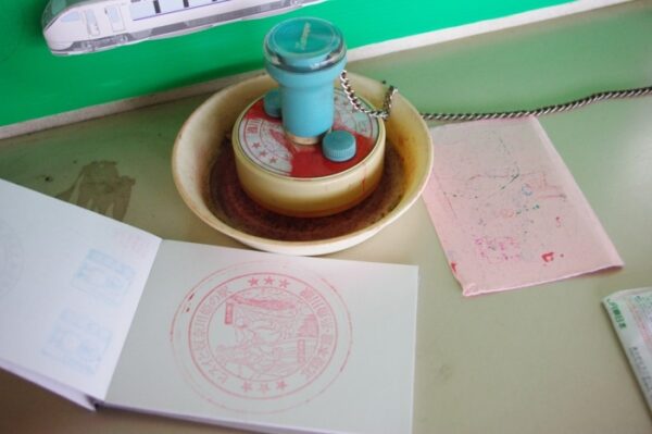 糸魚川駅(北陸新幹線開業に向けて工事中) 大糸線 北陸本線100周年記念475系国鉄色