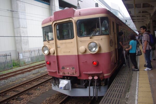 北陸本線全線開通100周年記念号 475系国鉄色編成