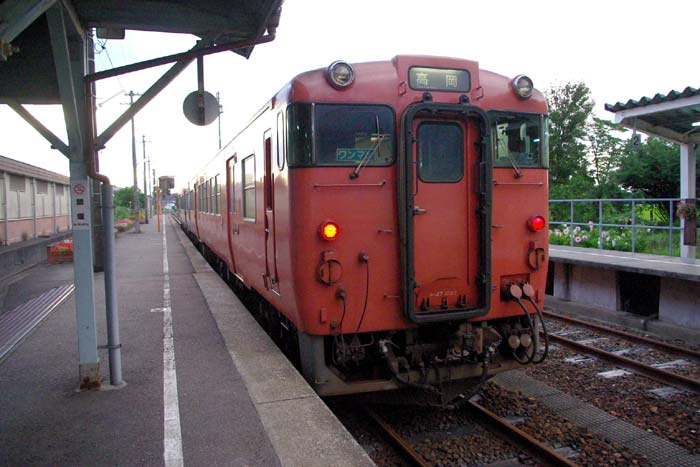 城端駅(じょうはなえき) 木造駅舎 JR城端線