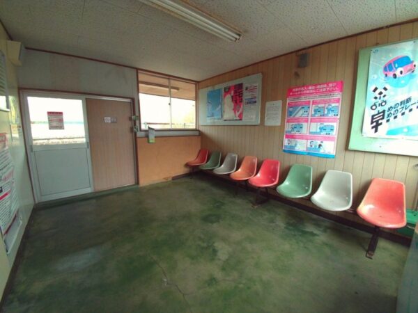 池田園駅　駅舎内　函館本線（砂原支線）（無人駅）　※2022年3月12日廃止予定