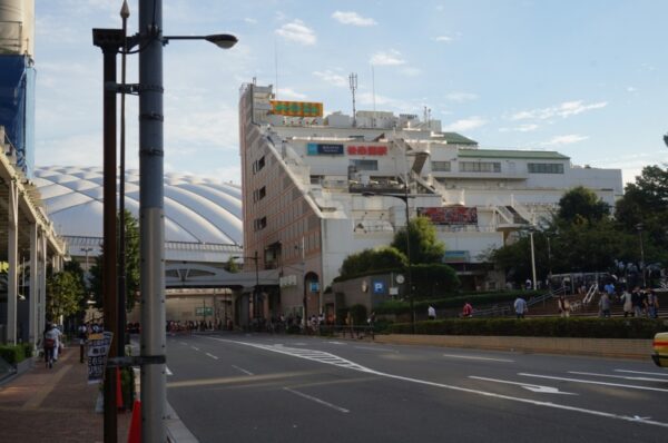旧東京市営真砂町住宅~旧菊坂町~鐙坂~銭湯菊水湯~金田一京助・春彦旧居跡~謎のセメント穴