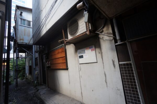 旧東京市営真砂町住宅~旧菊坂町~鐙坂~銭湯菊水湯~金田一京助・春彦旧居跡~謎のセメント穴