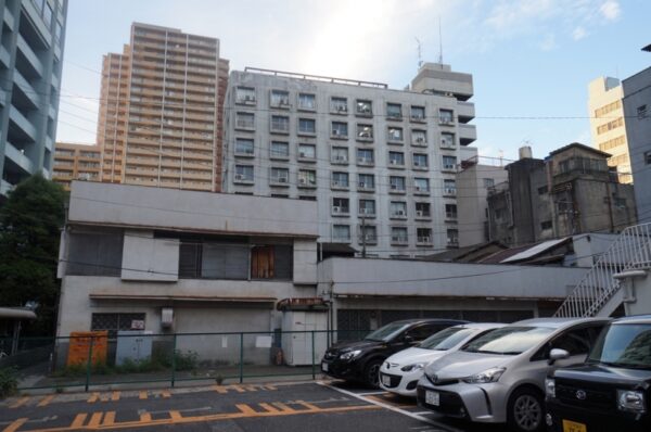 旧東京市営真砂町住宅~旧菊坂町~鐙坂~銭湯菊水湯~金田一京助・春彦旧居跡~謎のセメント穴