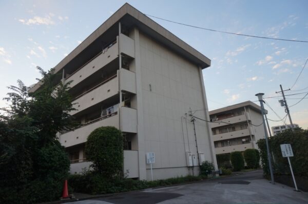 旧東京市営真砂町住宅~旧菊坂町~鐙坂~銭湯菊水湯~金田一京助・春彦旧居跡~謎のセメント穴