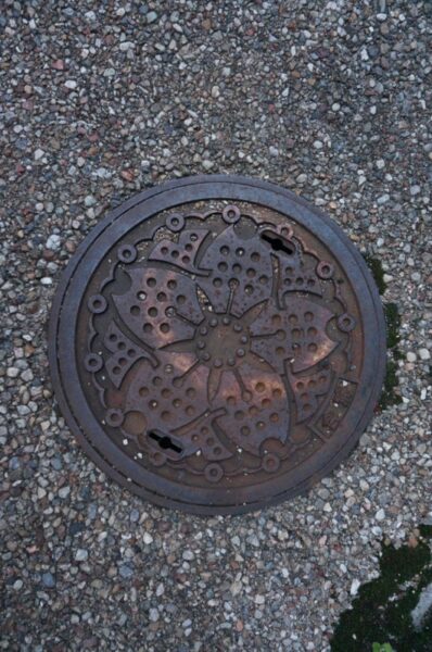 旧東京市営真砂町住宅~旧菊坂町~鐙坂~銭湯菊水湯~金田一京助・春彦旧居跡~謎のセメント穴