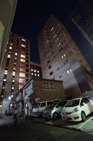 旧東京市営真砂町住宅~旧菊坂町~鐙坂~銭湯菊水湯~金田一京助・春彦旧居跡~謎のセメント穴