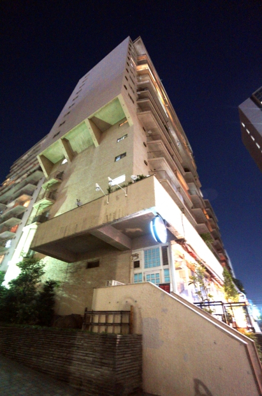 旧東京市営真砂町住宅~旧菊坂町~鐙坂~銭湯菊水湯~金田一京助・春彦旧居跡~謎のセメント穴