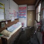 鷲ノ巣信号場（鷲ノ巣駅）　函館本線　無人駅　木造待合所　※2016年3月26日廃駅