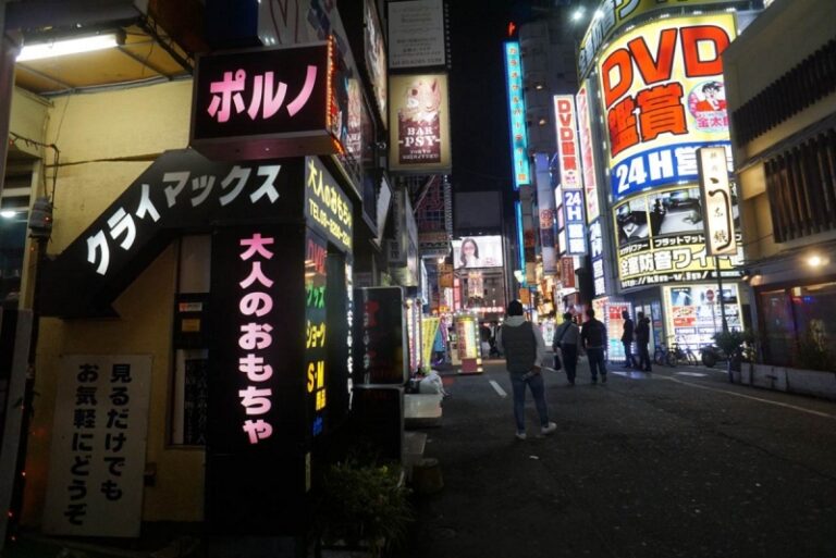 夜の歌舞伎町さんぽ