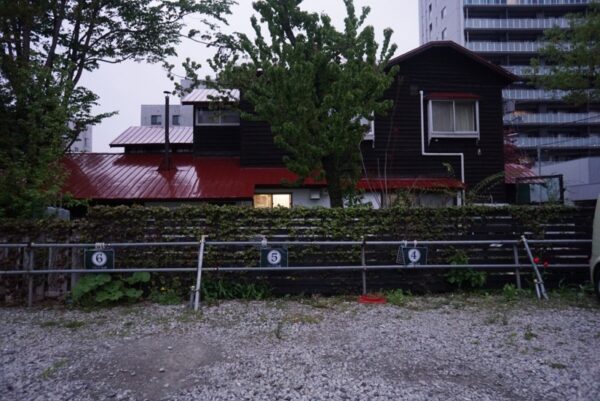 円山公園駅までの徒歩移動中に見かけた味わいのある古民家群