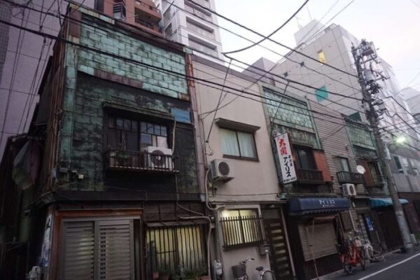 東上野の看板建築群