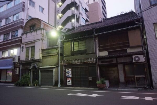 東上野の看板建築群