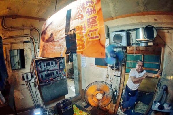 沖縄最古の映画館 那覇市 首里劇場(成人映画上映)