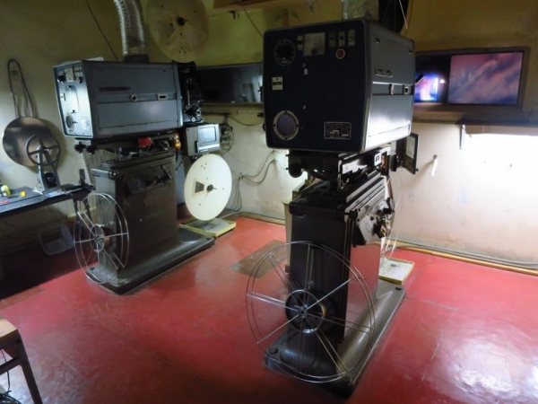 コザ琉映館(閉館) 成人映画館