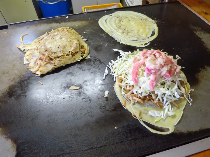 お好み焼みよし 三津店　三津浜焼き580円
